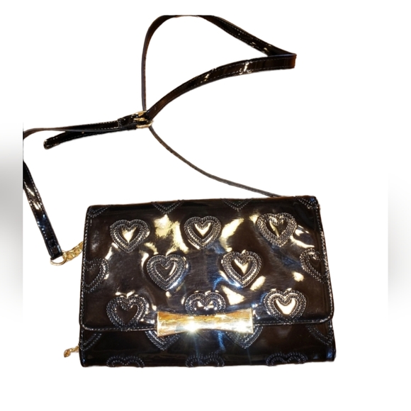 Betsey Johnson Handbags - Betsey Johnson Heart Black Crossbody